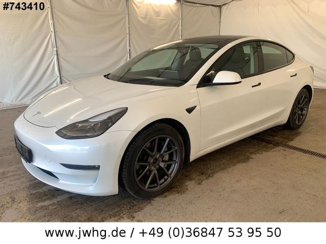 Tesla Model 3 Long Range Dual AWD Wärmepumpe Glasdach