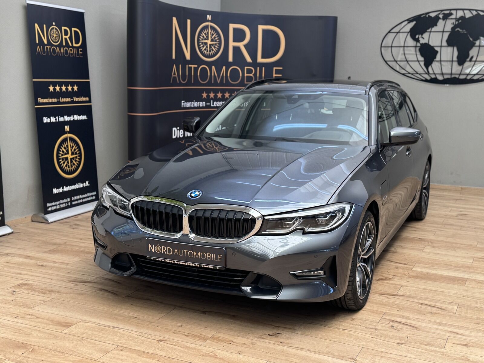 BMW 330 e touring Sport Line *LASER*PANO*AHK*UPE:71