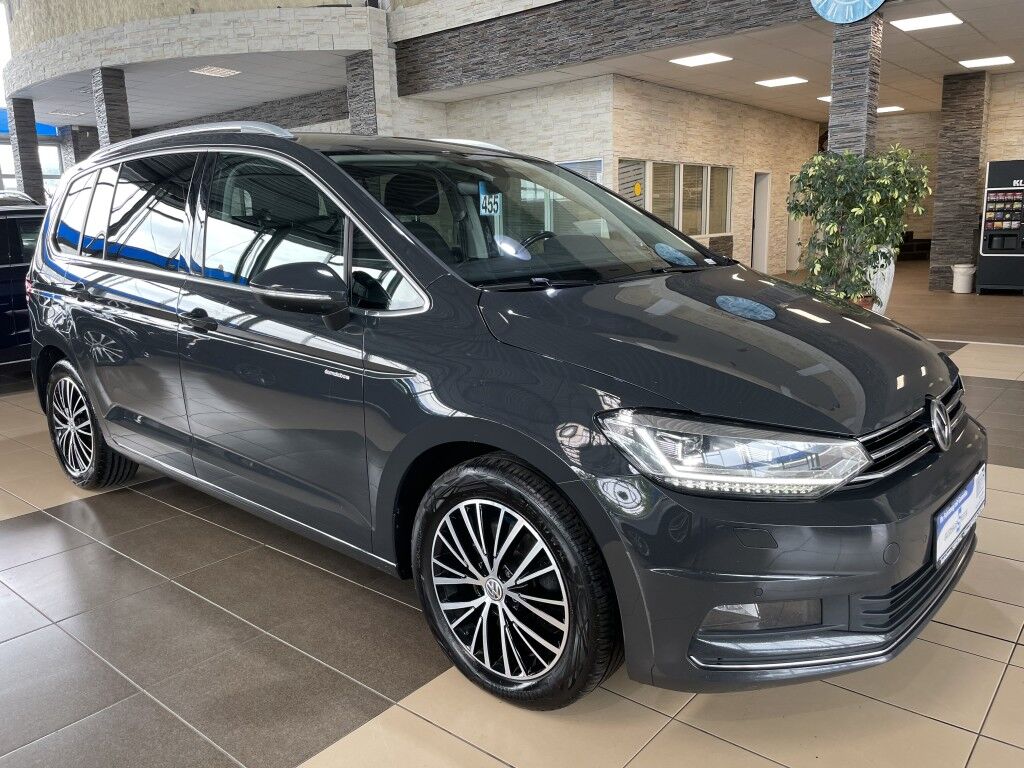 VW Touran Highline*LED*AHK*Navi*R.Cam*SHZ*Ambiente-Licht
