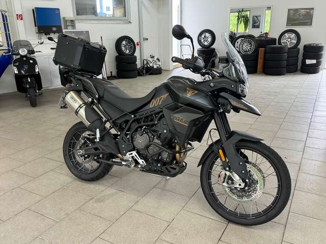 Triumph Tiger 900 Bond Edition 169 of 250 SWMotech TRAX-