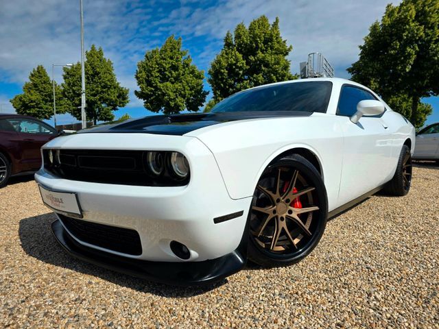 Dodge Challenger 6.4 V8 Night Edit. / Brachialer Sound