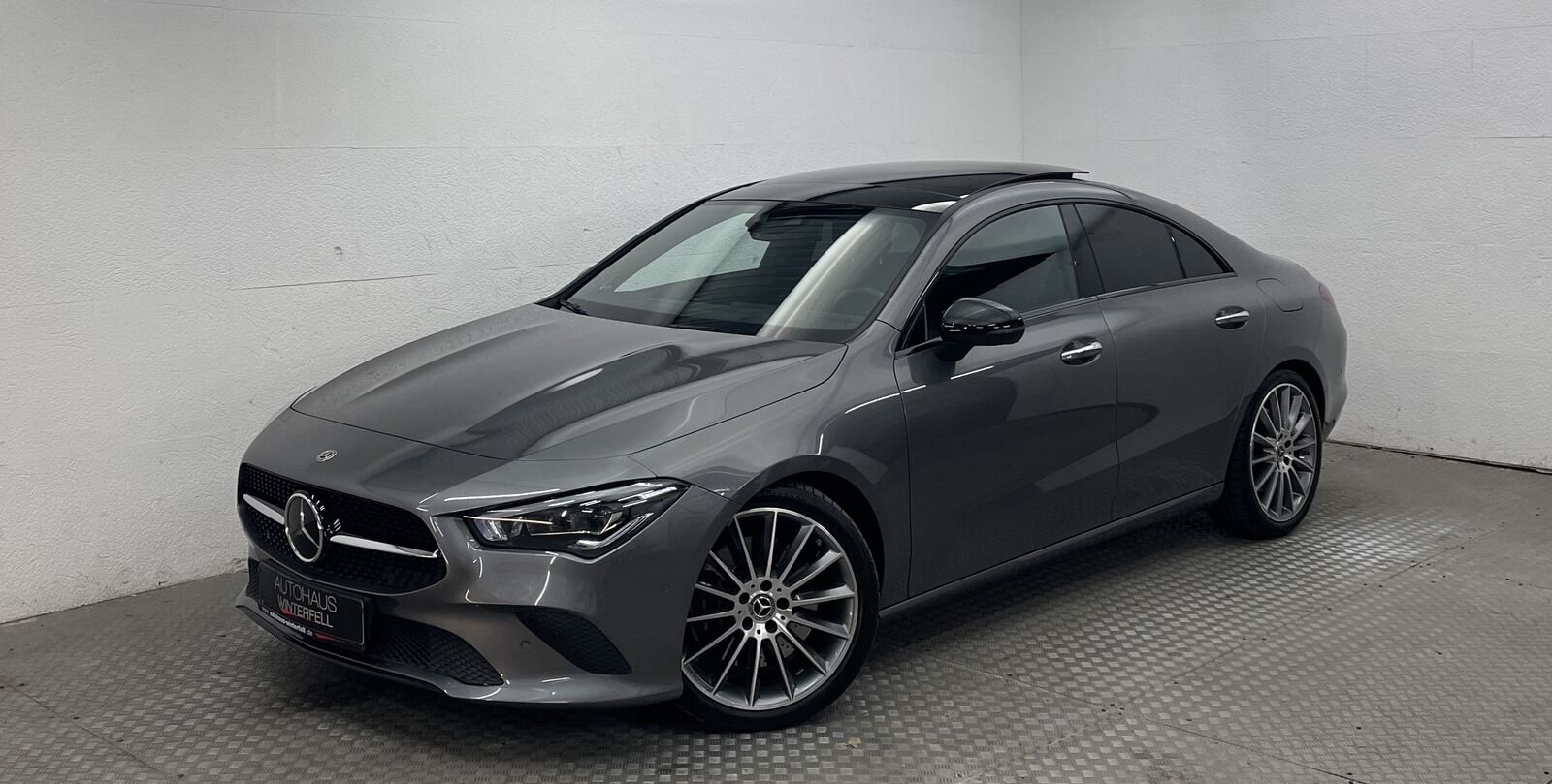 MERCEDES-BENZ CLA 250 4M NIGHT AMG 19Z PANO+HUD+MASSAGE+MEMO+