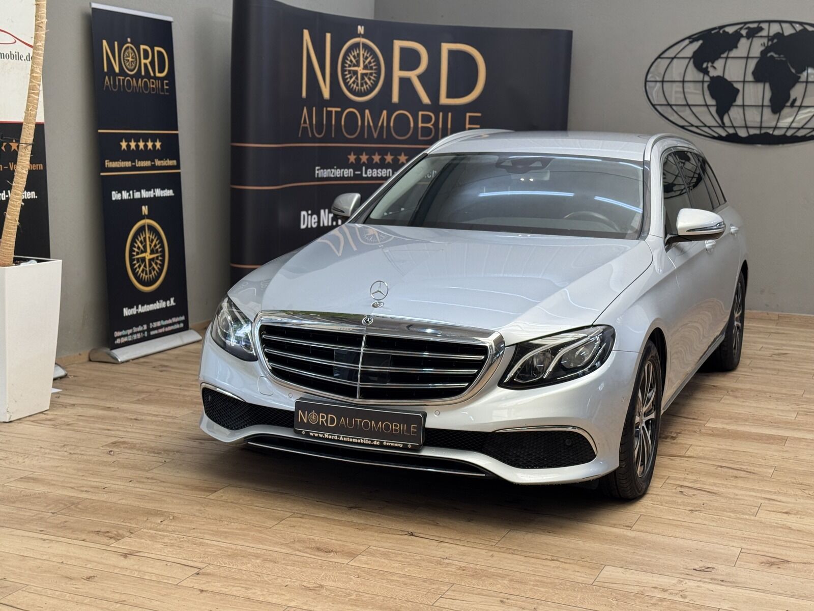 Mercedes-Benz E 220 d T EXCLUSIVE *Distro+*AHK*Leder*Easy*Luft