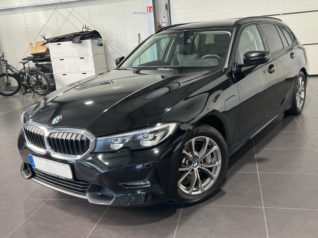 BMW 330e Touring Automatik **Navi*LED*Virtual*SHZ**