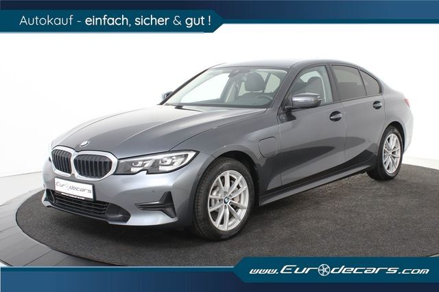 BMW 330e *1.Hand*Leder*Navi*LED*Park ass.*