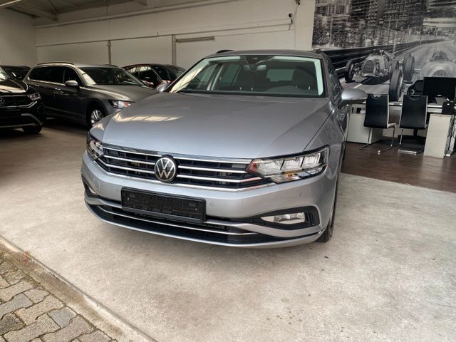 VW Passat Variant Business/AHK/Navi/ACC/Automatik