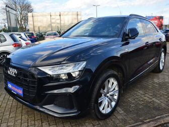 Fahrzeug AUDI Q8 undefined