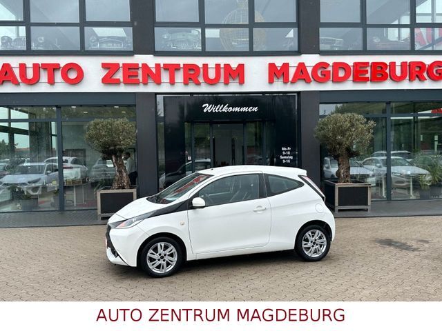 Toyota Aygo x-play touch *1.HAND*KAMERA*KLIMA*BL.TOOTH*
