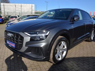 Fahrzeug AUDI Q8 undefined