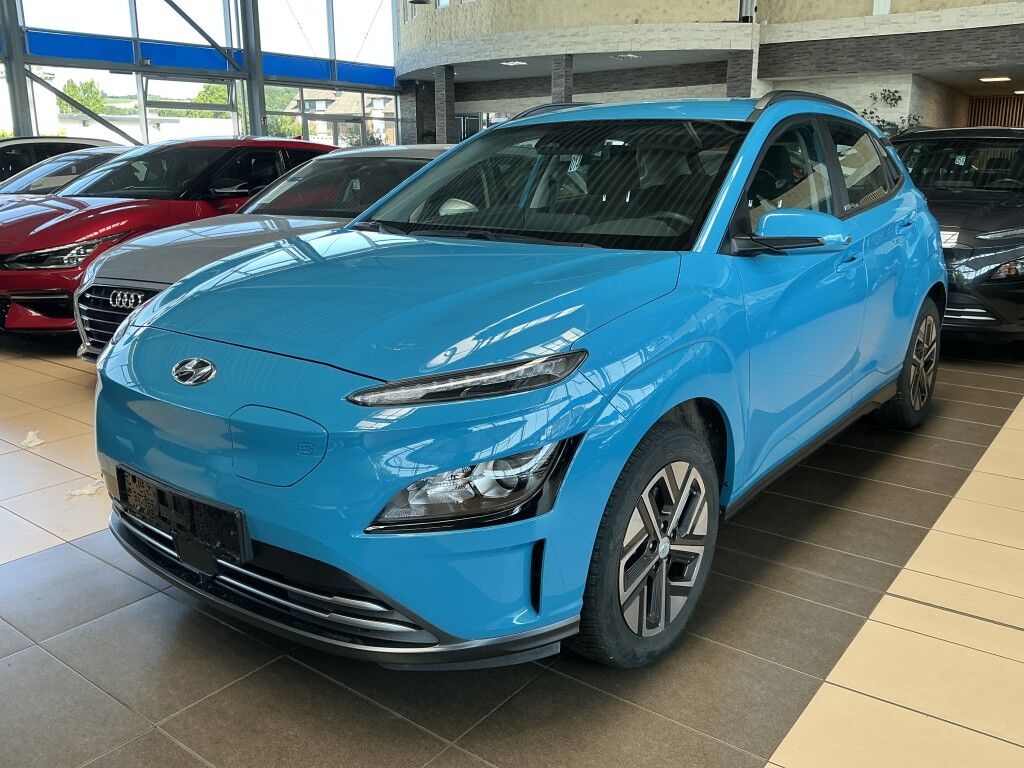 Hyundai Kona Select 2WD*ACC*R-Cam*CarPlay*PDC*LED*SHZ*