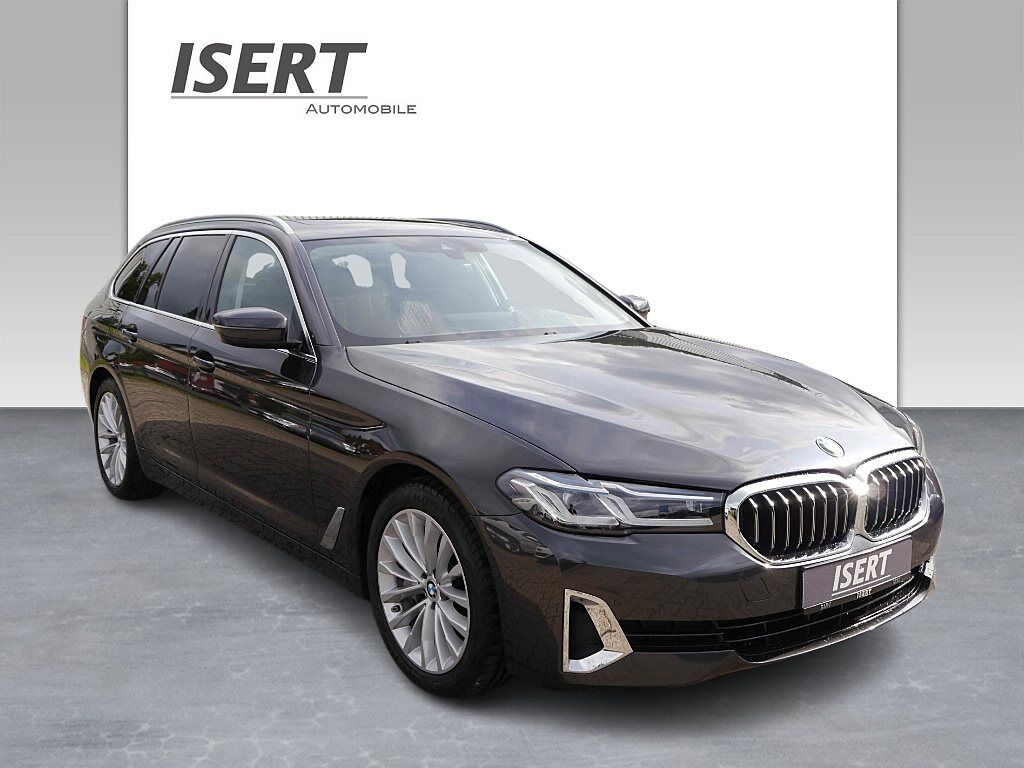 BMW 530d tour. Luxury Line A.+PANODACH+LASER+HUD+H&K