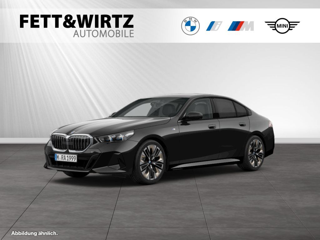 Loading...BMW 520i M Sport|AHK|Harman/Kardon|Sitzbelftung