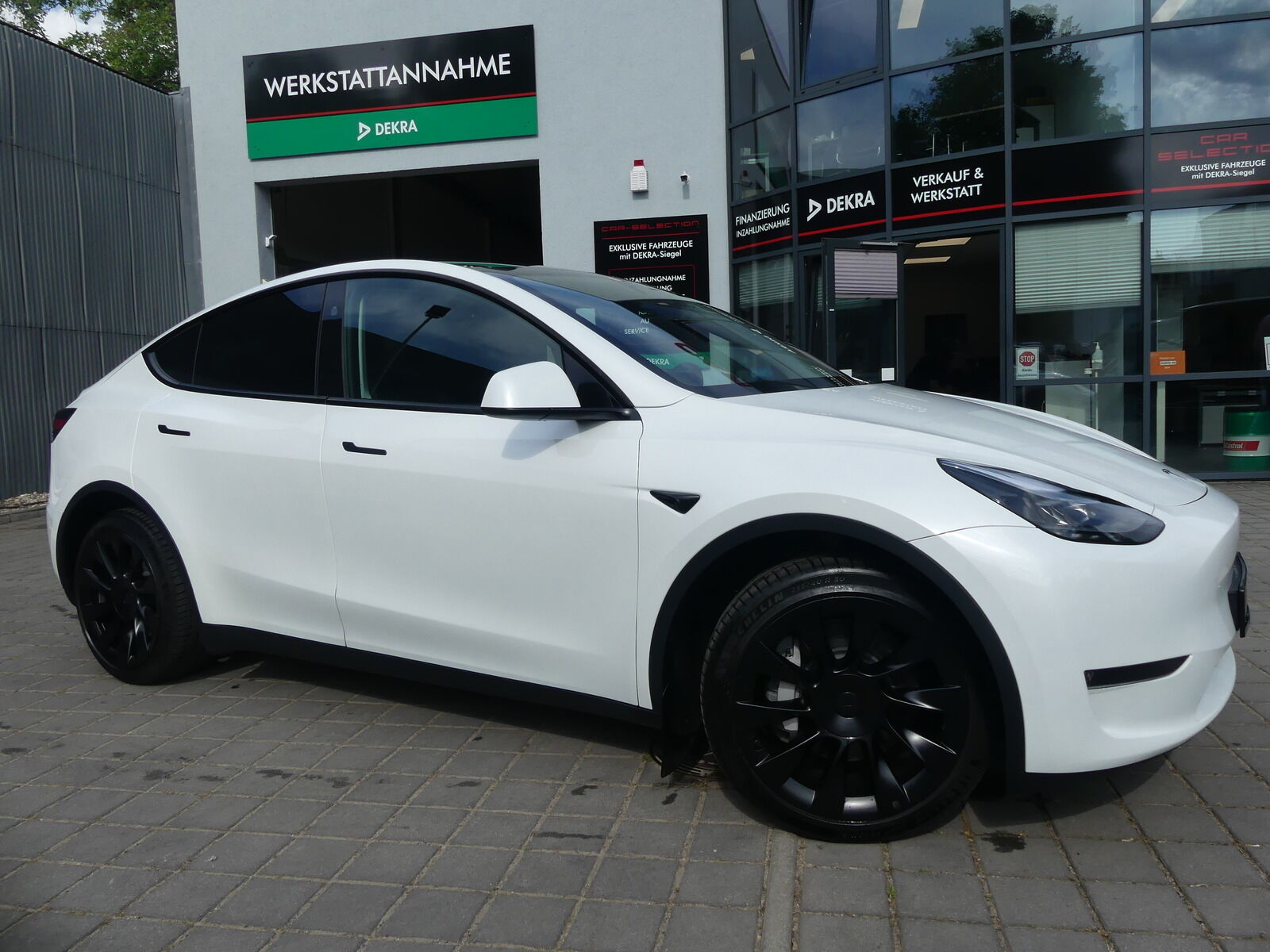 Tesla Model Y Dual AWD Long Range Wärmepumpe/Pano/393K