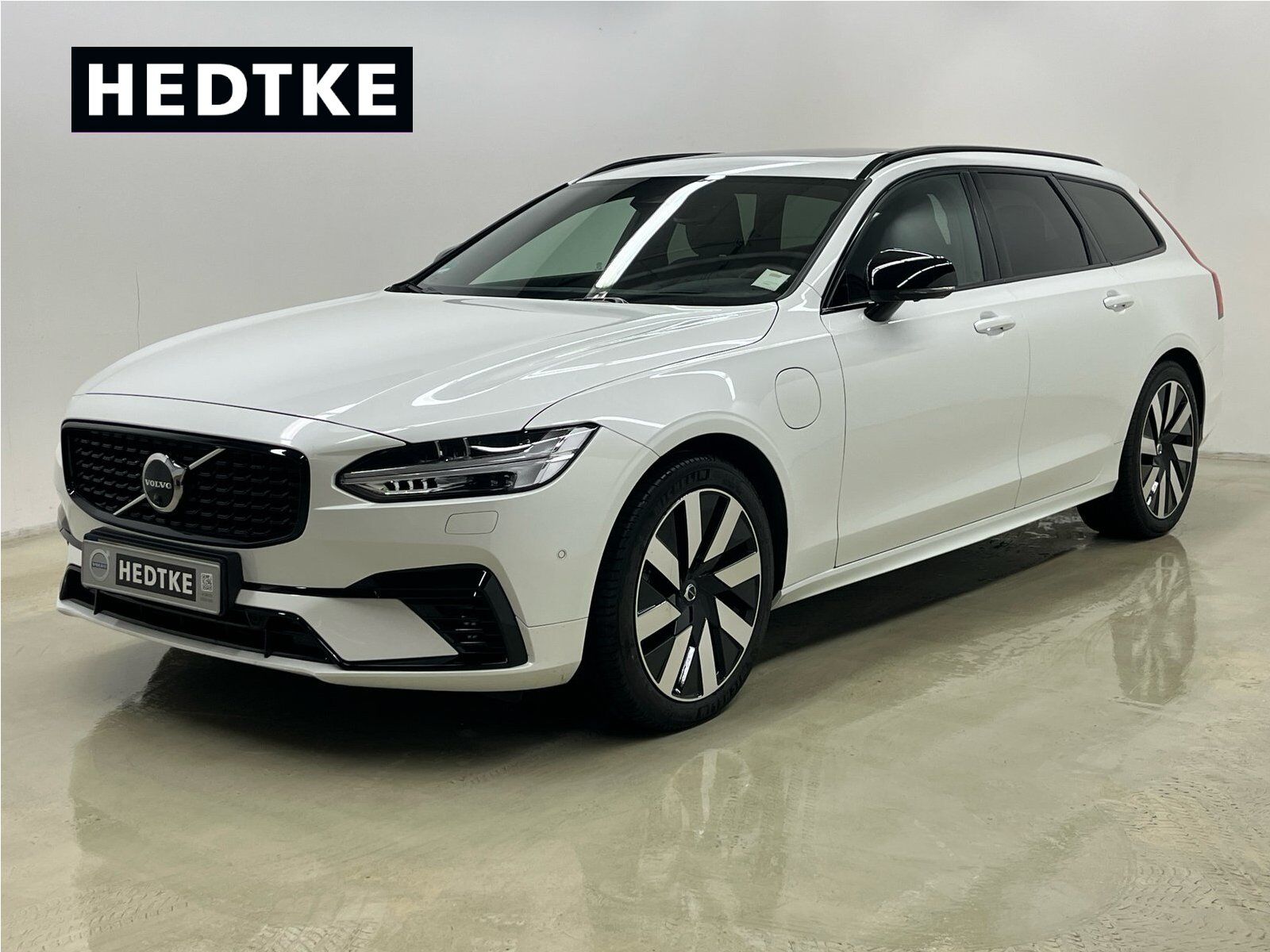 VOLVO V90 T8 AWD Plus Dark 19"+HUD+PANO+360°+VOLL-LED