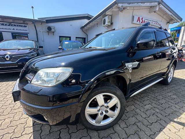 Mitsubishi Outlander 2.4 Intense 4 X 4 ALLRAD+KLIMATRONIK+E