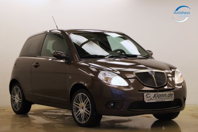 Lancia Ypsilon Versus 1.4 95PS Platino Klima USB MFL