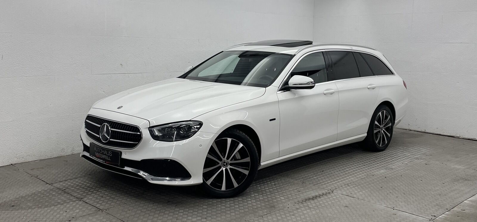 MERCEDES-BENZ E 300 de T AVANTGARDE ESD+MBEAM+MBUX+BURMESTER+
