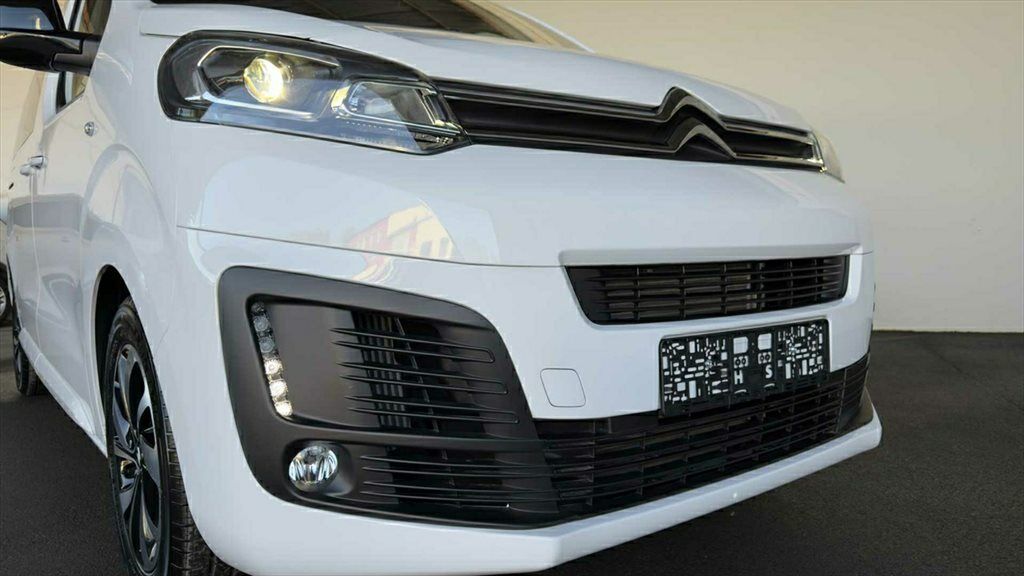 CITROEN SpaceTourer 2,0 Blue HDI Automatik 8- Sitzer Navi Kamera Xenon