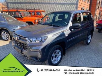 Fahrzeug LADA Niva undefined