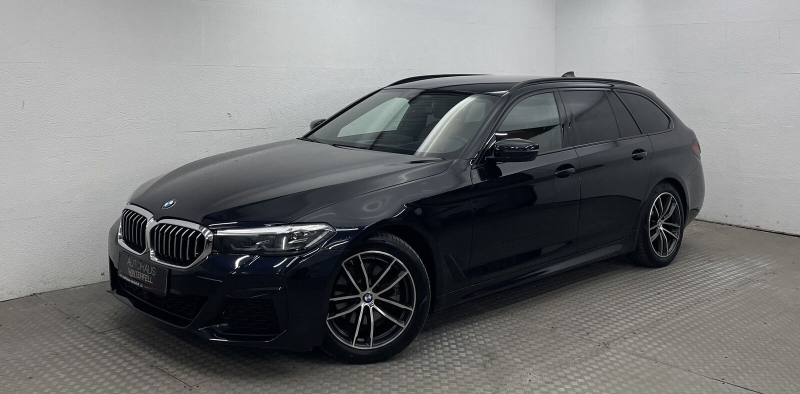 BMW 520 d Touring xDrive M SPORT HUD+H/K+ACC+KEYLESS
