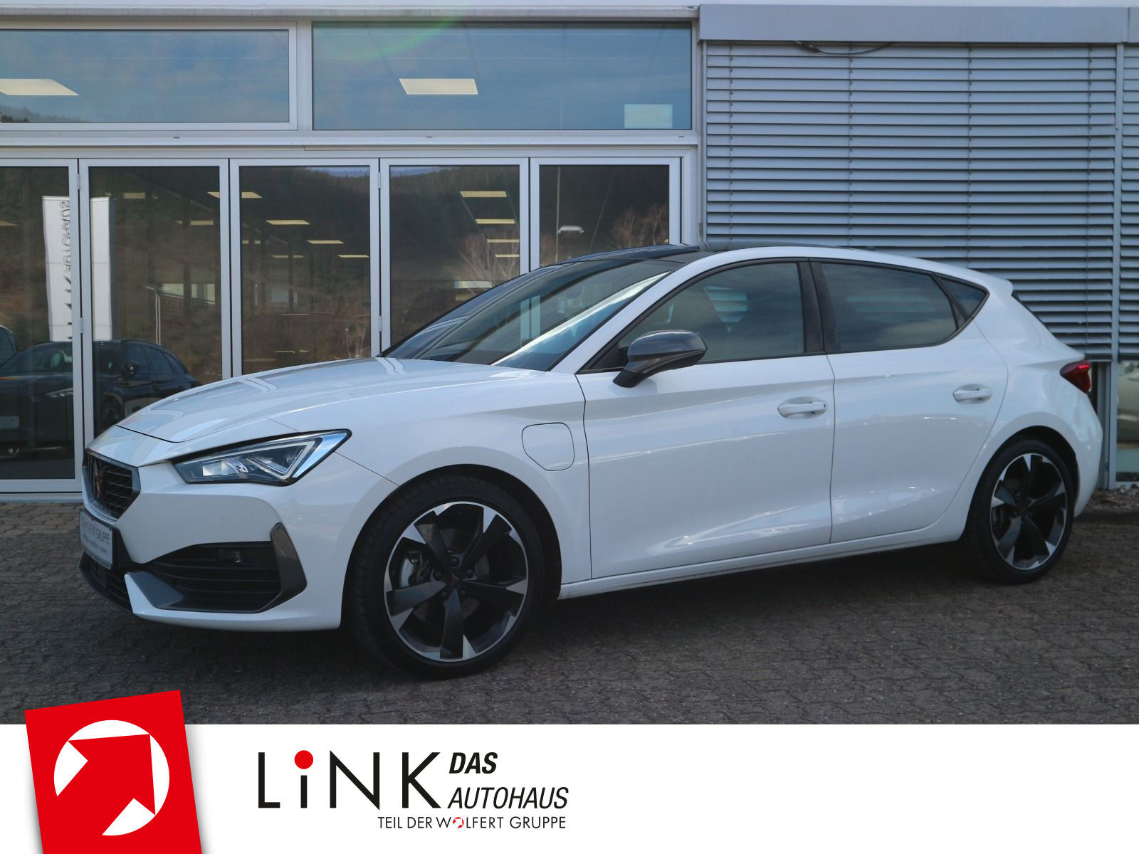 Cupra Leon 1.4 TSI e-HYBRID DSG PANO ACC NAVI LED