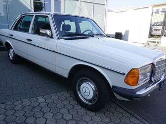 Fahrzeug MERCEDES-BENZ 200 undefined