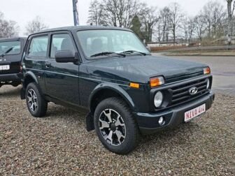 Fahrzeug LADA Niva undefined