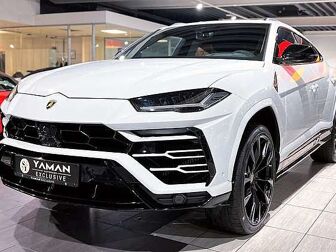 Fahrzeug LAMBORGHINI Urus undefined