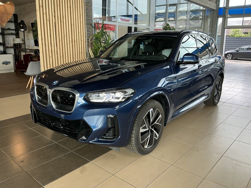 BMW iX3 M Sport Inspiring Pano. AHK Aerodynamik LED