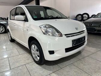 Fahrzeug DAIHATSU Sirion undefined