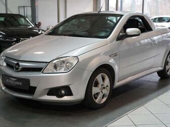 Fahrzeug OPEL Tigra undefined