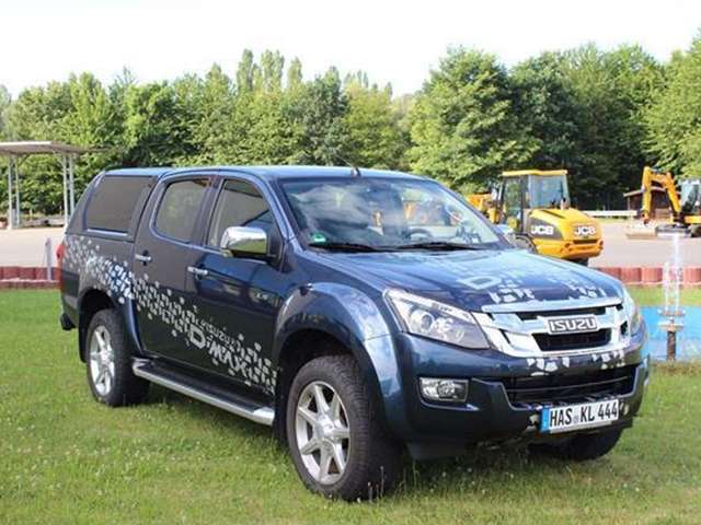 Isuzu D-Max Premium Double Cab AT/Navi/Kamere/Hardtop/
