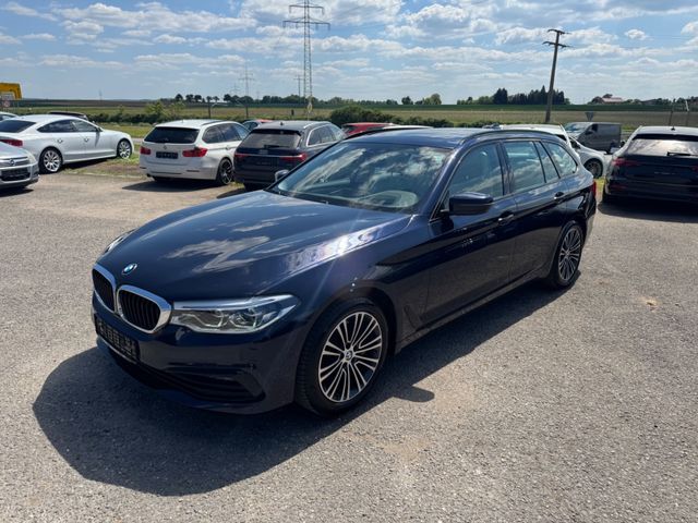 BMW 530 d Touring xDrive Sport Line Pano Kamer Keyle