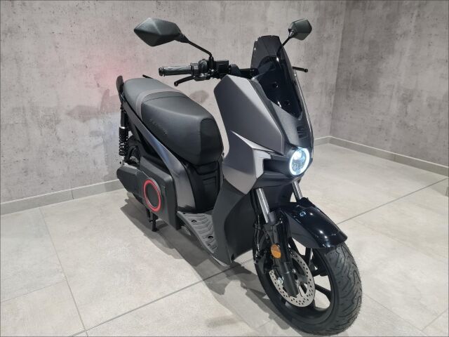 Seat MN eScooter Dark Aluminium USB+LED+133KM RW