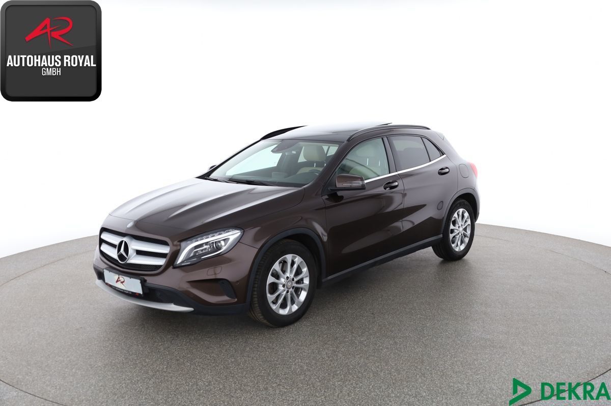 MERCEDES-BENZ GLA 250 STYLE COMAND,HARMAN/K,KAMERA,SCHECKHEFT