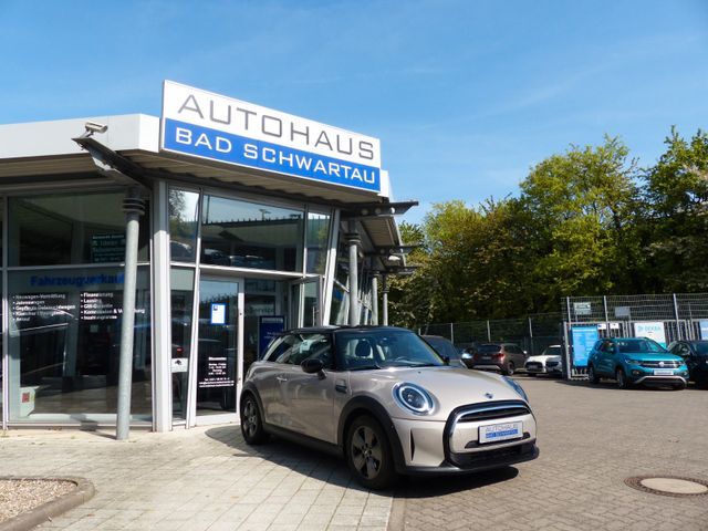 Mini Cooper Classic Trim, Navigation, Leder, HUD uvm.