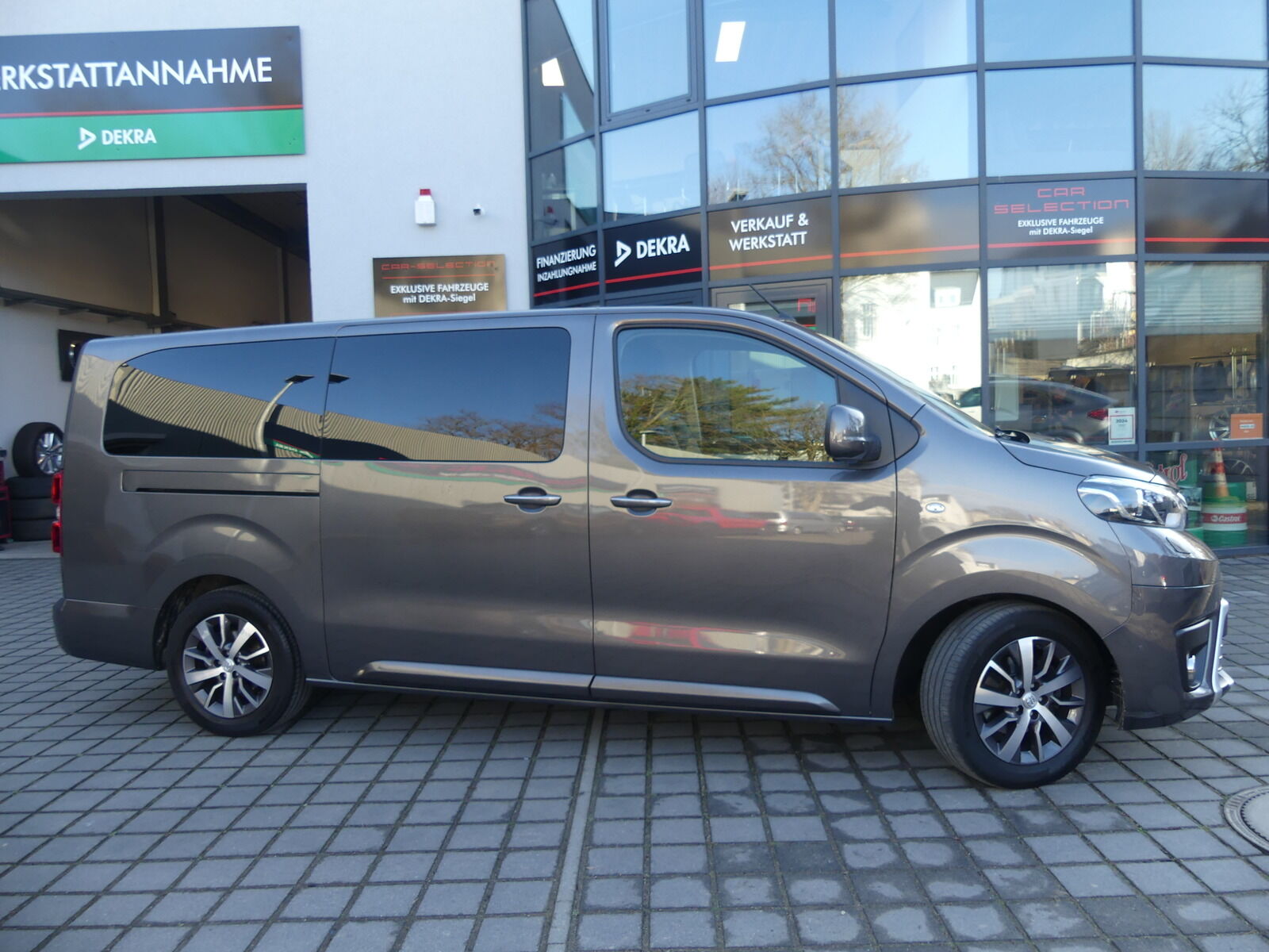 Toyota Proace Verso 2.0D Executive Lang PANO/STHZ/E-TÜR