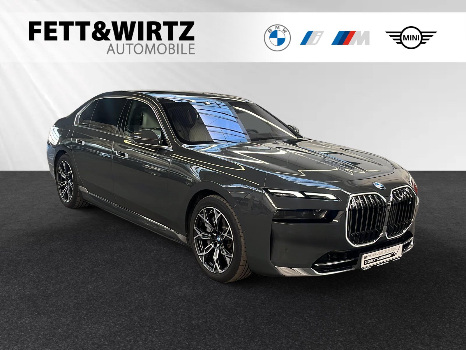 BMW i7 xDrive60 TV-Fond-Entertainment|SkyLounge