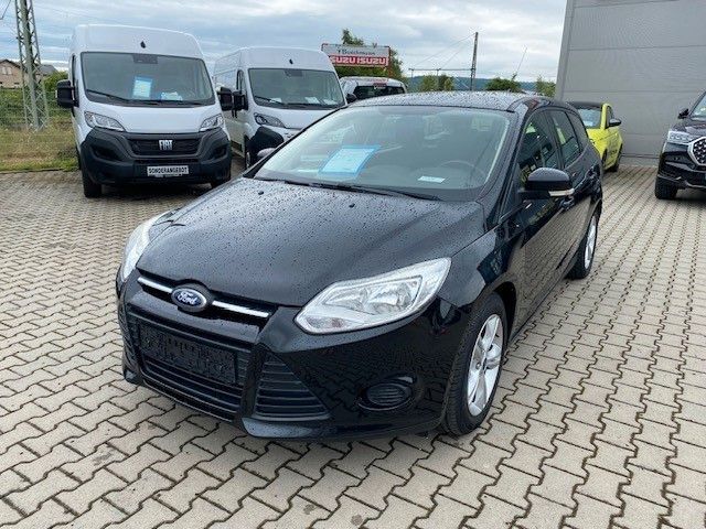 Ford Focus 1,0 EcoBoost Turnier Sitzheizung - AHK