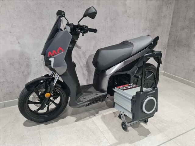 Seat Mo eScooter 125 Dark Aluminium USB+LED+133KM RW