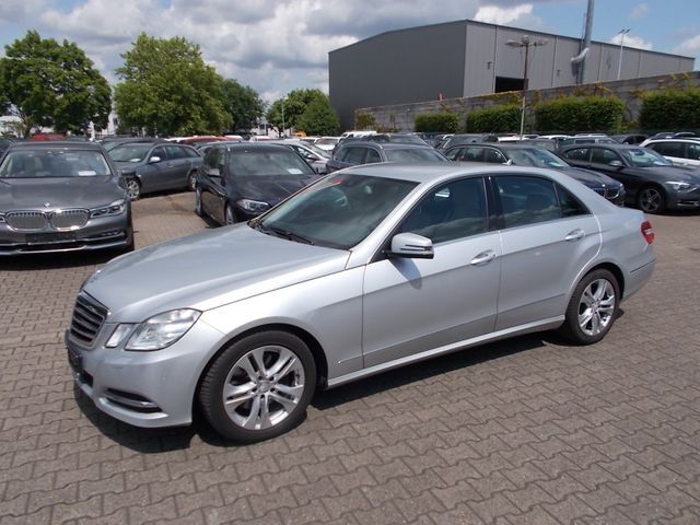 Mercedes-Benz E 250 CGi, Leder Xenon Comand Allwetter Parkass.