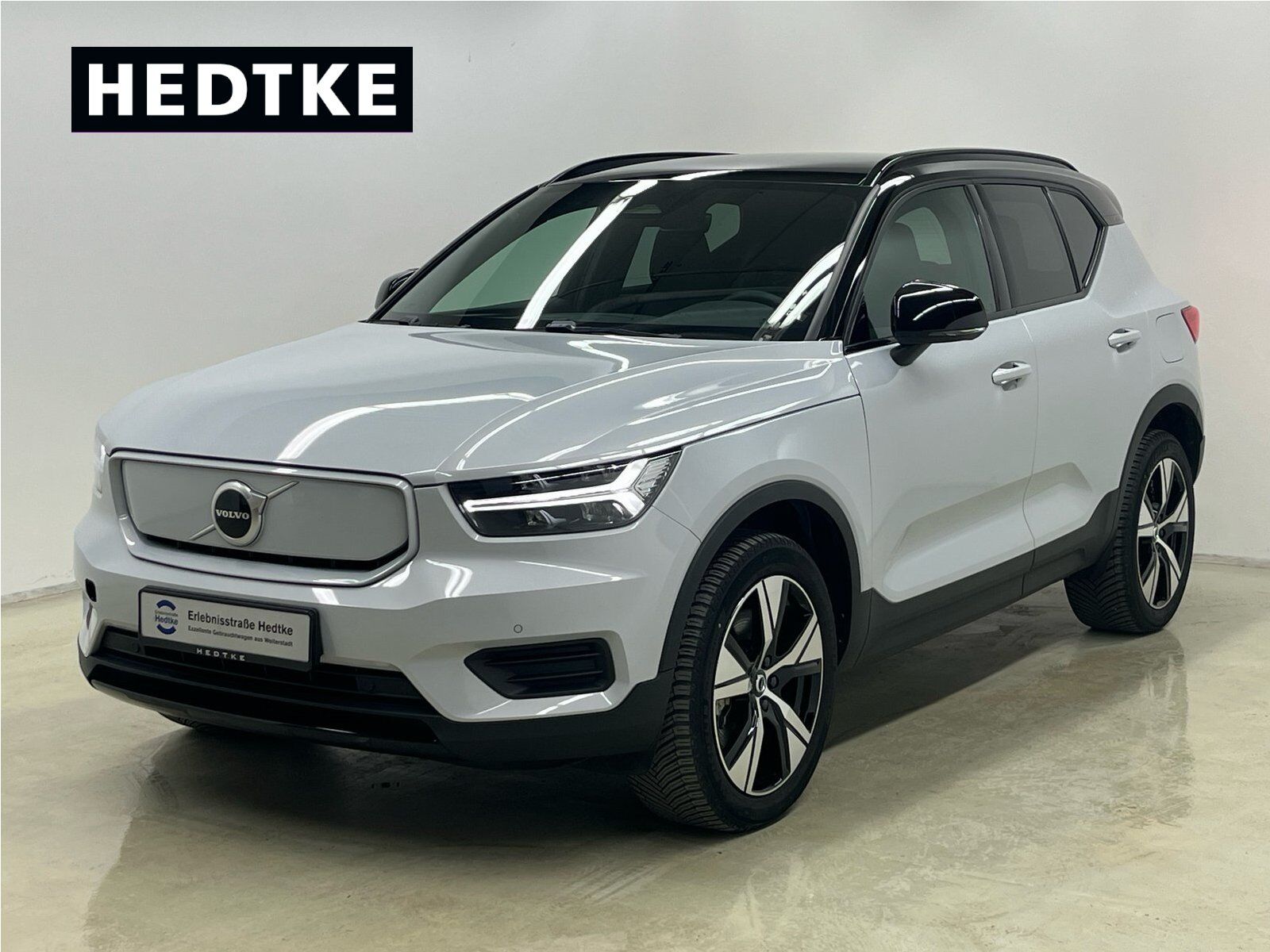 VOLVO XC40 Recharge Core 19