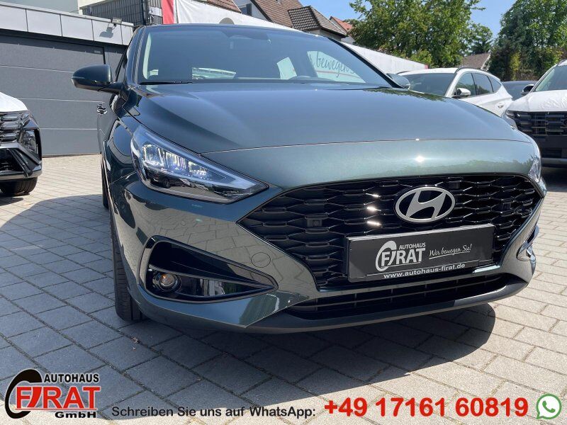 Hyundai i30 1,5 T-GDi FastBack PDC/R-Kamera/Navi/Digital Tacho