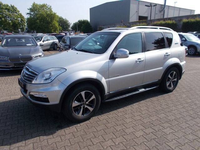 SsangYong Rexton W Sapphire 4WD, AHK, Leder, 7 Sitze