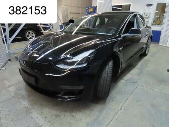Fahrzeug TESLA Model 3 undefined