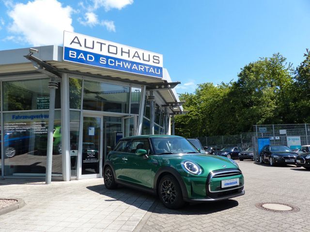 Mini One Classic Trim, Navi, Apple CarPlay, LED uvm.