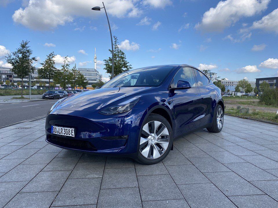 TESLA Model Y Long Range AWD AMD RYZEN*Rückfahrkamera*Navi*