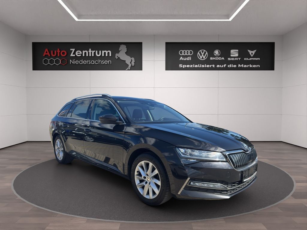 SKODA Superb Combi 1.4 TSI iV Style AHK*Kamera*Matrix