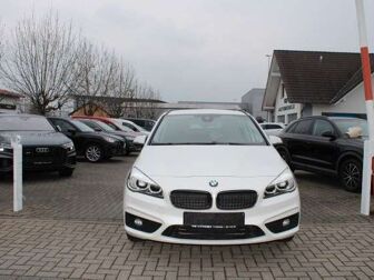 Fahrzeug BMW 2er Reihe undefined