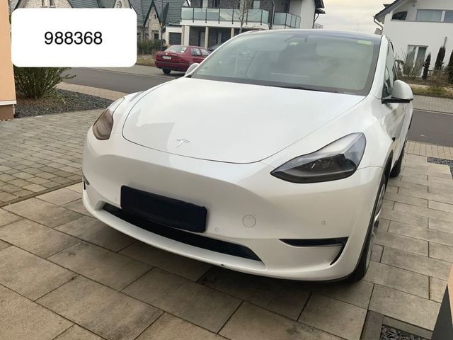 Tesla Model Y Long Range AWD 75 kWh Wärmep. Autopilot3